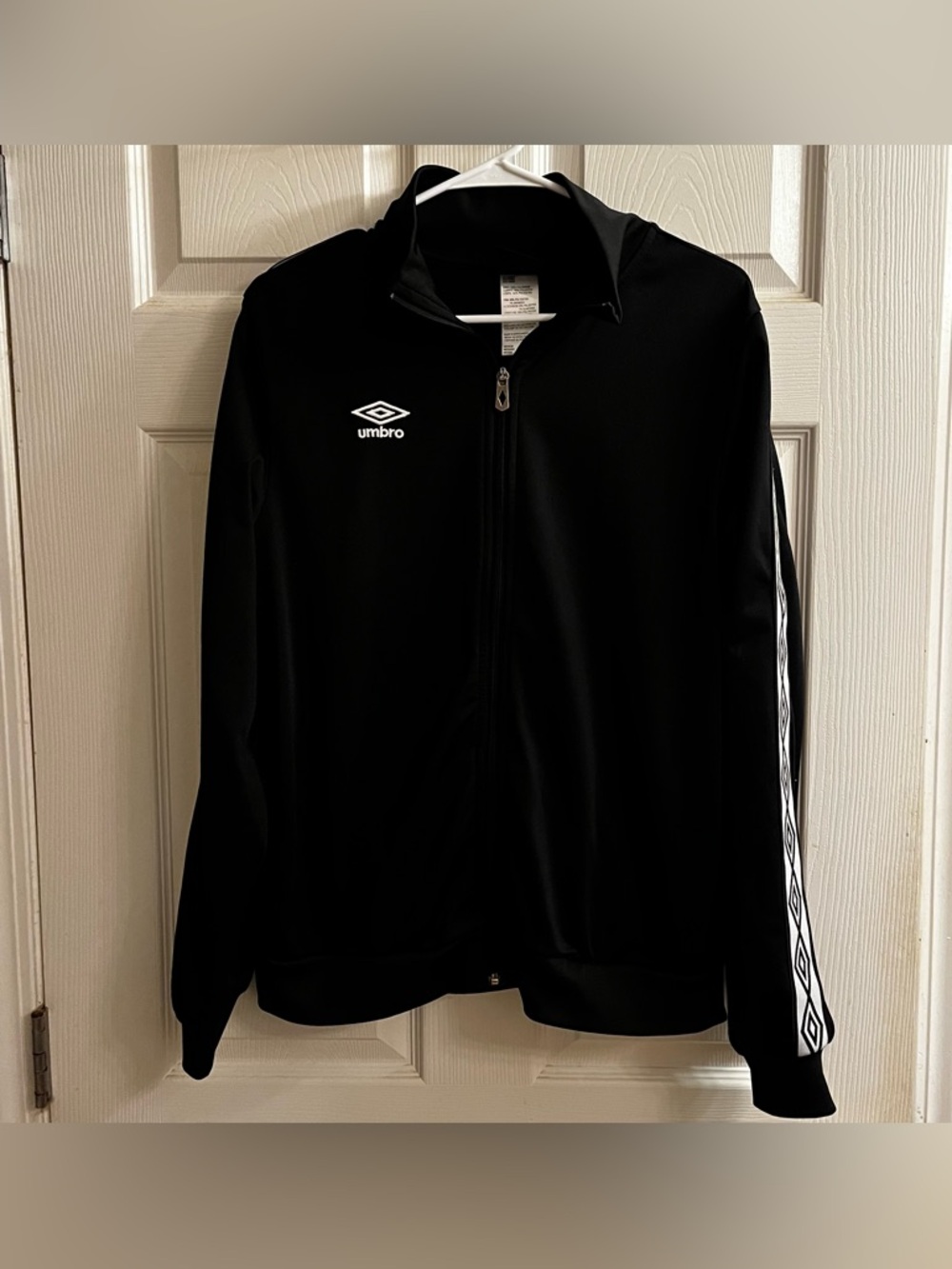 UMBRO~BLACK ZIP UP TRACK JACKET WITH LOGO~M